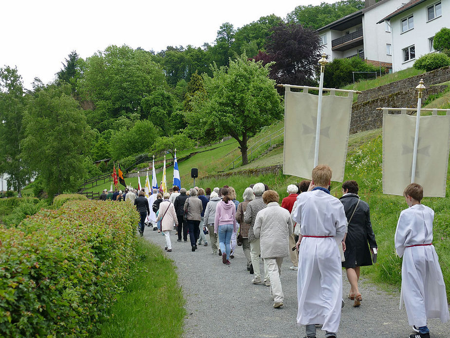 Bittprozession an Christi Himmelfahrt (Foto: Karl-Franz Thiede)